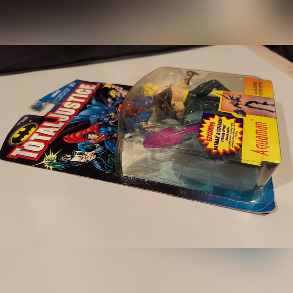 BUNDLE NIB 1996 BATMAN TOTAL JUSTICE AQUAMAN ACTION FIGURE 1991 AQUAMAN COMICS - Picture 13 of 15